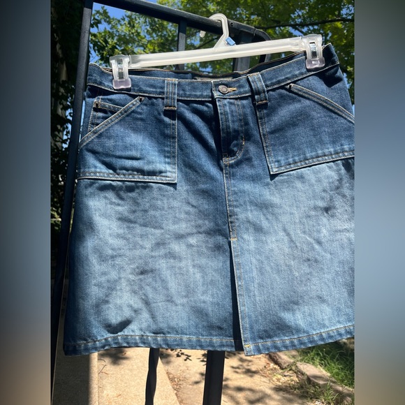 Abercrombie and Fitch Quality Smooth Denim Skirt, Size 4 - Picture 4 of 9